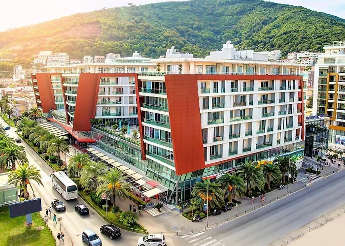 Condo Studio Plaza